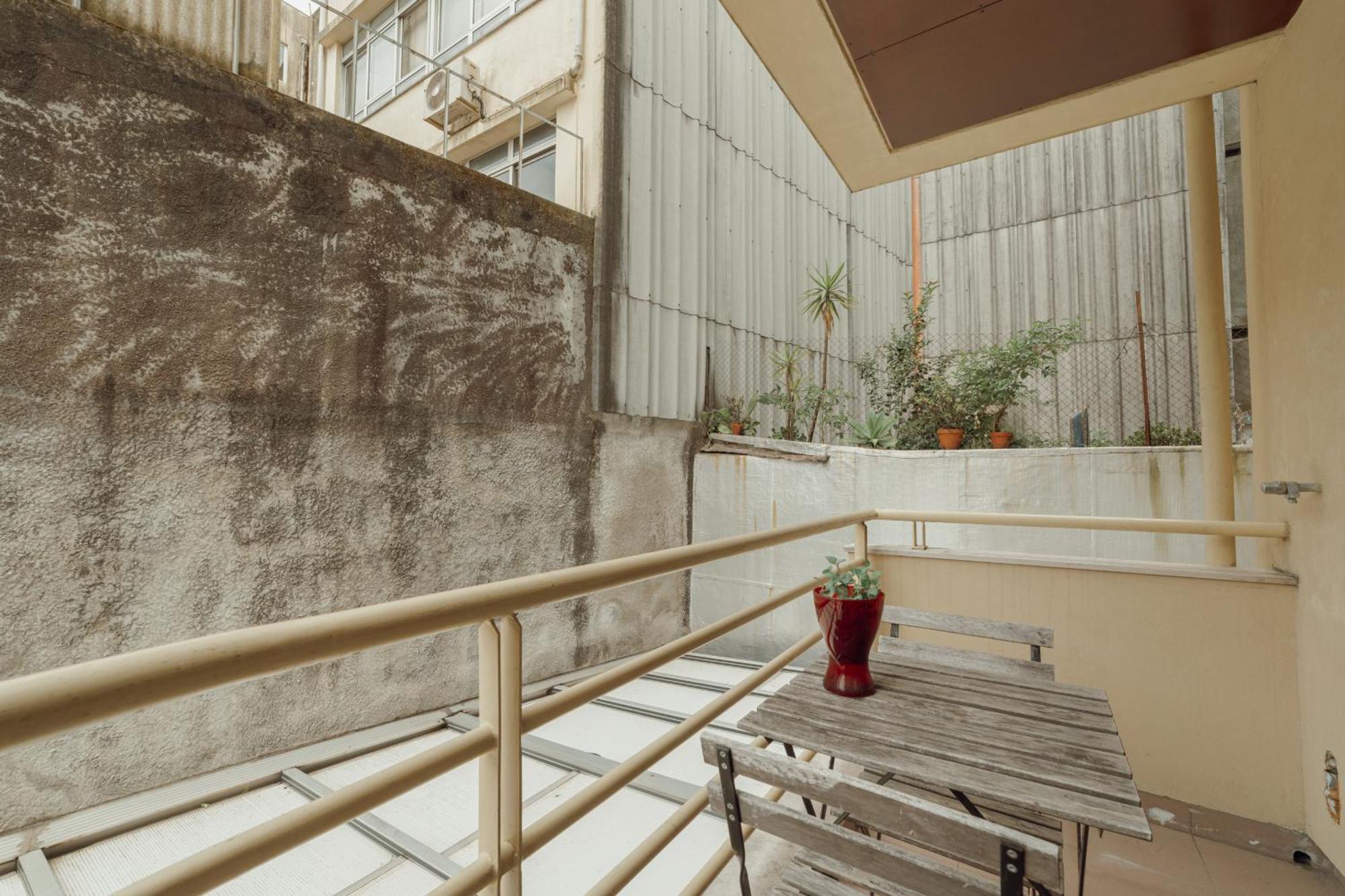 Downtown Trindade Apartment With Terrace By Vacationy Porto Exterior foto